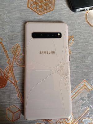 Samsung S 10 5G holati zur