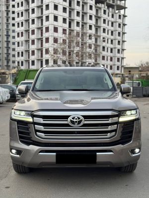 Toyota Land Cruiser 300 продается