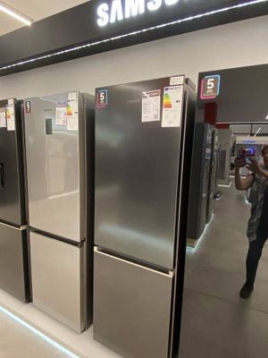 Холодильник Samsung Inverter motor c NoFrost технологии, оригинал