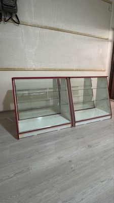 Витрина полка ойнали