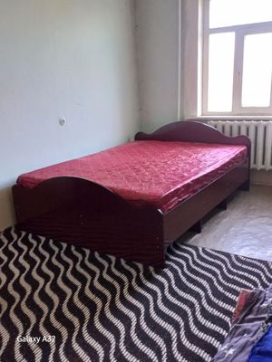 Двуспальная кровать
