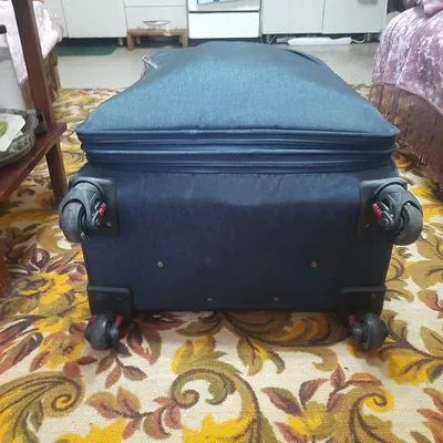 Продаю чемодан дорожный