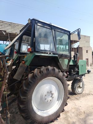 Traktor MTZ 80 s