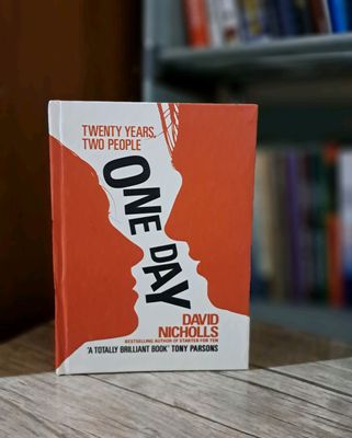 "One day" David Nicholas. ingliz tilida