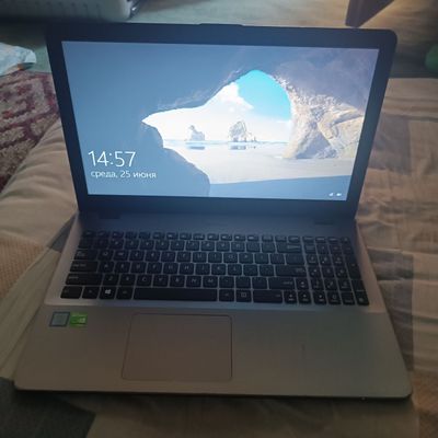 ASUS vivobook 15