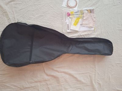 Gitara akustik yangi
