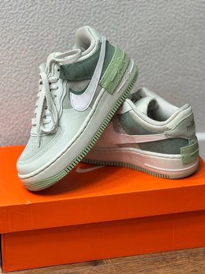 Новые кроссовки nike