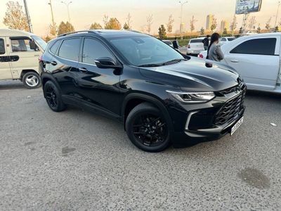 Tracker premr 2023 moshina sotiladi