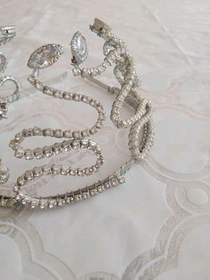 ilonli diadema