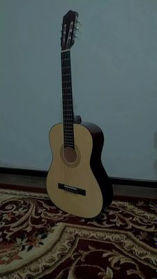 Classic gitara razmer 39 strunalari yangi