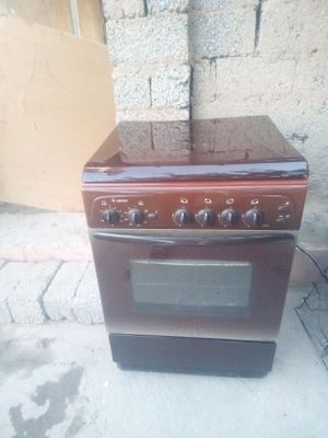 Gefest gaz plita sotiladi