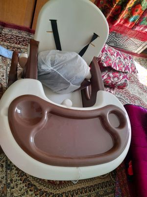 Bolalar ovqat stuli.yengi umuman tutilmagan.
