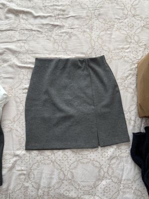 Серая женская юбка