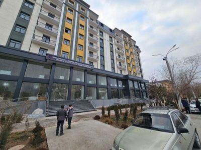 Урганч шахрида Шахар Электросетни устидаги Янги домда квартира сотилад
