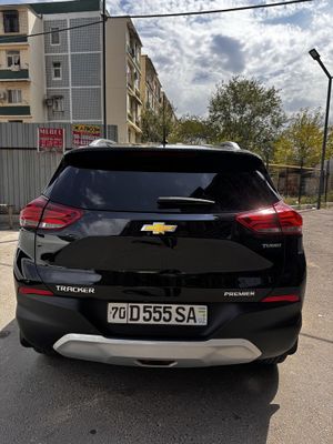 Tracker moshenasi sotiladi