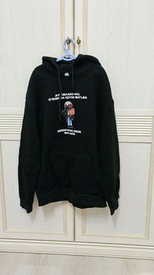 hoodie deyarli yangi bir marta kiyilgan