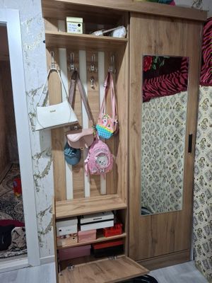 Prixojiniy mebel sotiladi