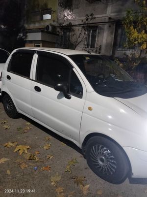 Matiz sotiladi srochniy 2010 30mln