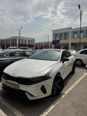 Kia K5 2L lyukli