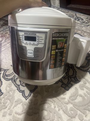 Multivarka 6litrli yangi
