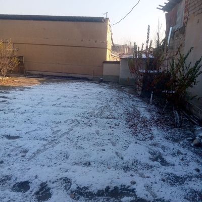 Nazarbek tarnovda 27 sotih yer sotiladi