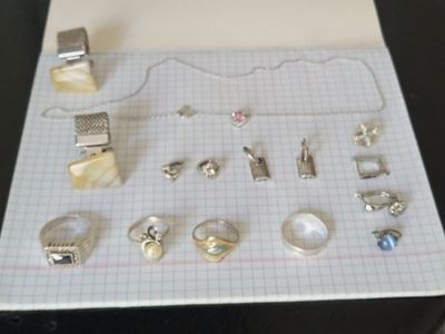 Продам серебро: кольца. серёжки.