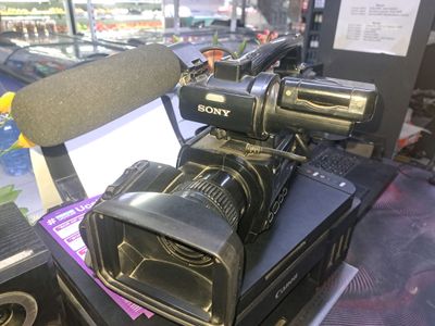 Video kamera Sony 1500 sotiladi