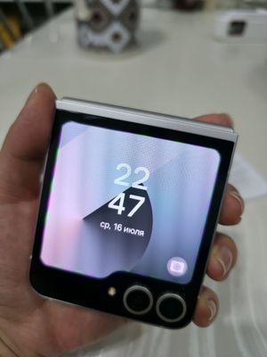 Продам Samsung Z Flip6