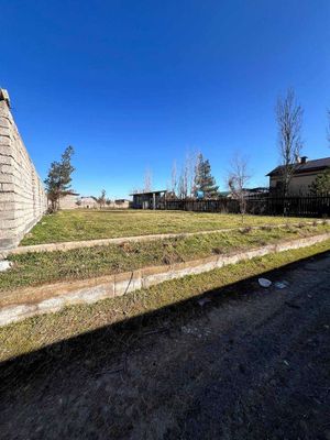 Дачный участок под застройку-ориентир Ташморе со стороны реки Ангрен.