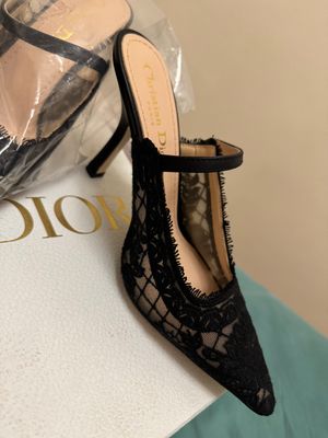 Чёрные туфли Dior — воплощение французского шика
