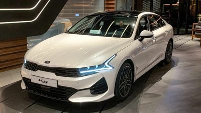 Автостекло на KIA K5.