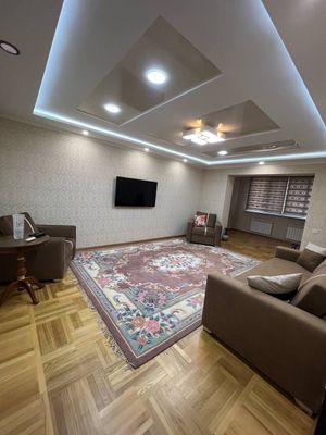 Сдается 4 комнатная квартира. Буз базар