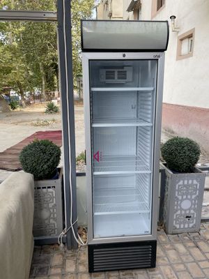ВитринаХолодильник в хорошем состоянии