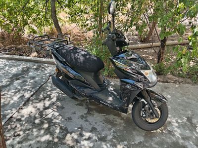 скутер сотилади 125 кубли янги холатда