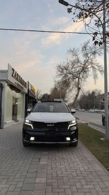 Kia sorento yangi 7 kishilik