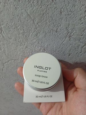 Inglot qosh fiksatori