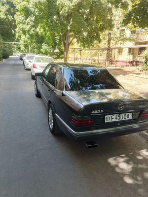 Mercedes Benz W124