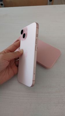 Iphone 15 pink. Yomkost 89. 128 GB