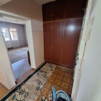 Сдаётся 2 комнатная квартира