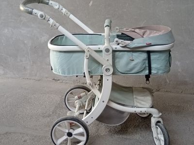 Коляска детская. В хорошем состаяние. Почти новая