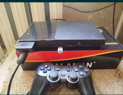 Sony Playstation 2 slim.
