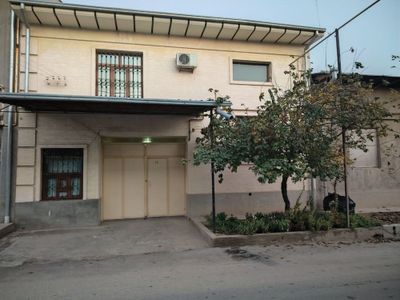 Uy sotiladi 4 sotix Adres:O’zbekiston Mahalla