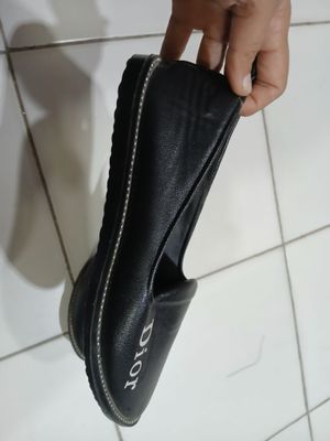 Ayollar uchun qulay oyoq kiyim