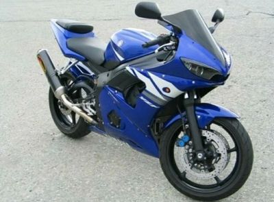 Продам Yamaha r6 полный комплект пластика