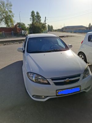 Lasetti. Jentra 1 pozitsiya