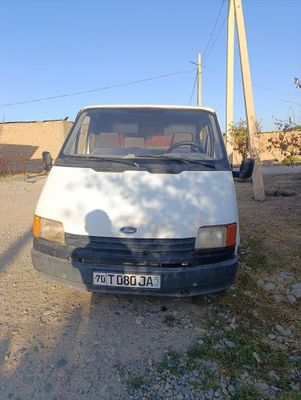 FORD Furgon Sotiladi