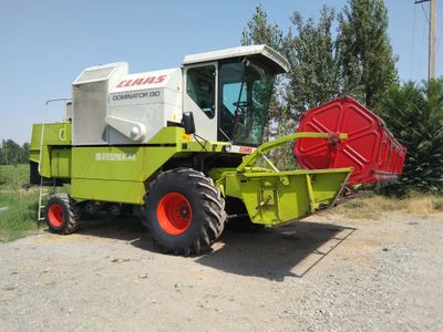 Claas dominator 130 perkins 2013 yil