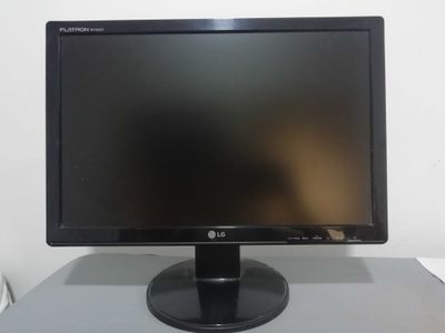 Продам LED монитор LG 19"