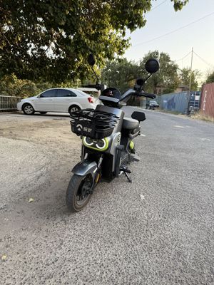 Продам скутер минимальная цена 500$