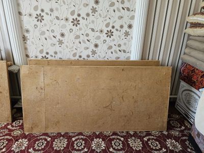 Стол для гостей продается